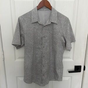 Lululemon Athletica men’s shirt size M
